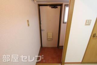 広くて出入りがしやすいです。