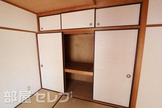 押入れは大きいですね。