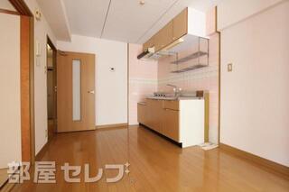 キッチン周りはこんなに広いです。