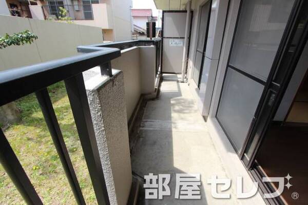 ワイドなバルコニーです。