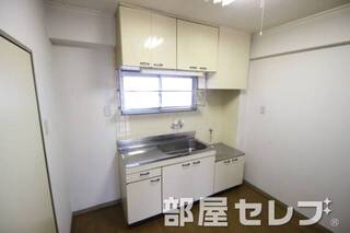 2口コンロが置けれるキッチン。