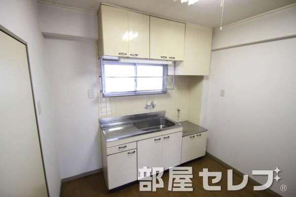 2口コンロが置けれるキッチン。