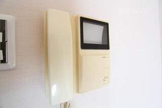 テレビモニターホンで来客時に確認ができます。