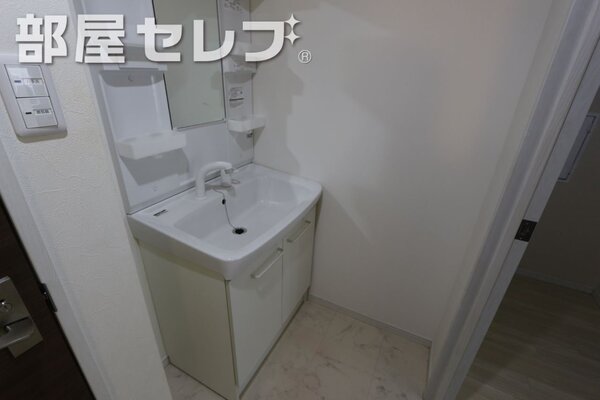 ウォシュレット付きのお手洗いです。