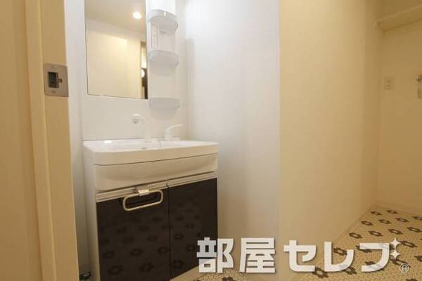 洗髪洗面化粧台。