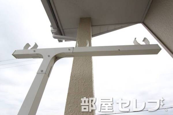 物干し竿掛けれます。他号室の写真です。