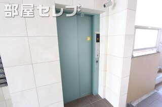 エレベターで重い荷物があっても大丈夫。