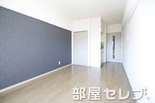 白基調でキレイなお部屋です。