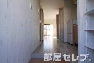 玄関見てもキレイですね。