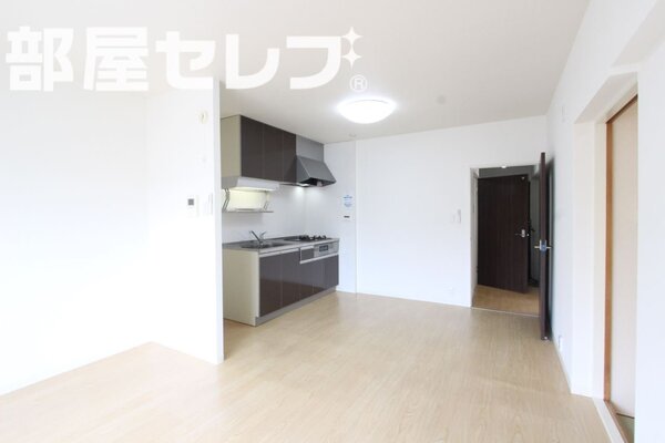 403号室の写真引用。