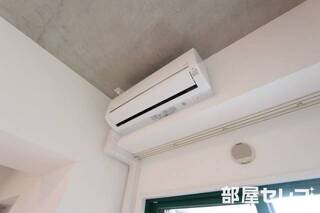 各お部屋にエアコンがございます