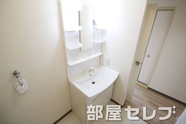 洗髪洗面化粧台。