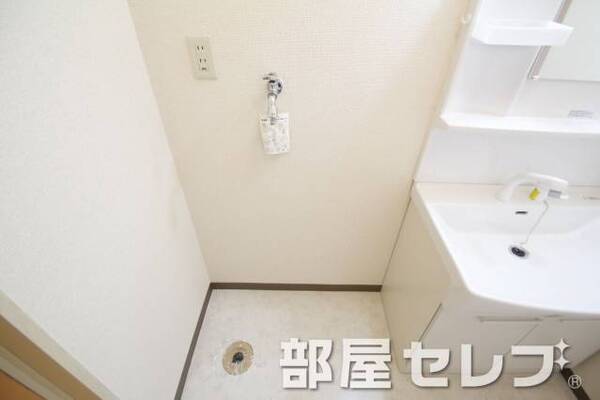室内洗濯機置き場。