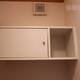 トイレの上部には扉付の収納があります。