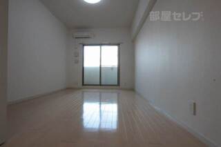 広い１０帖のお部屋です。