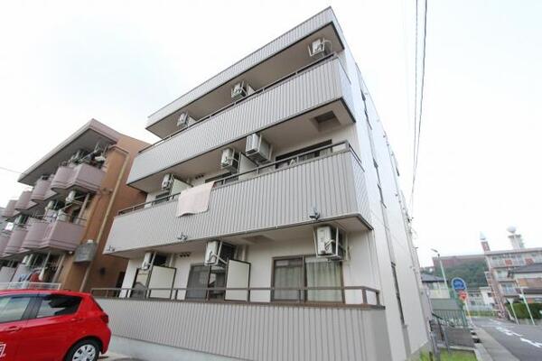 南向きで日当たりの良いマンションです。