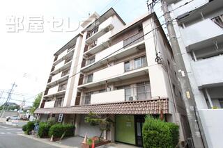 RC造６階建てです。