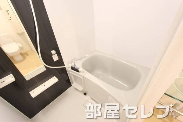 キレイなバスルームです。