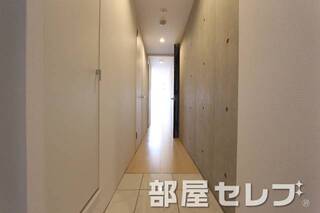 玄関から見てもキレイですね。