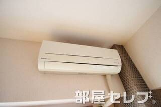 冷暖房エアコン。
