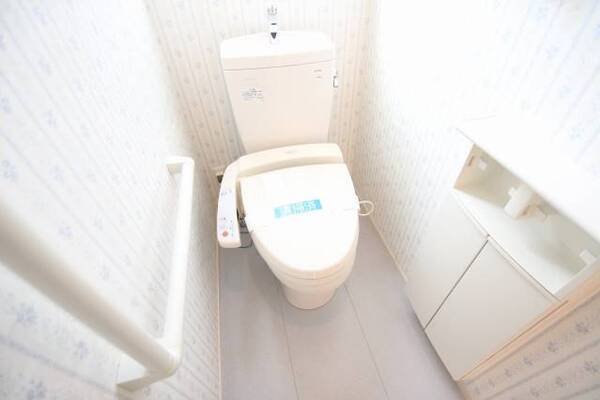 ウォシュレット付きのお手洗いです