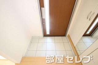 広くて明るい玄関です。