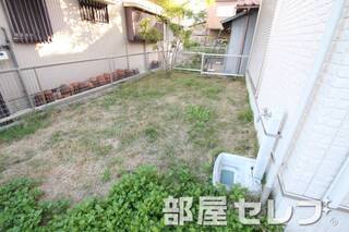広くて使い勝手のよい庭です。