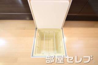 床下収納で便利です。
