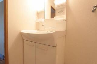 人気の独立洗面台がございます。
