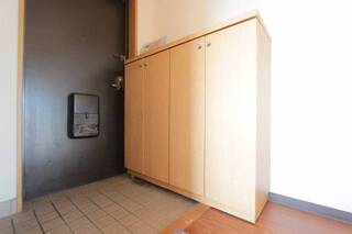 シンプルな玄関先です。