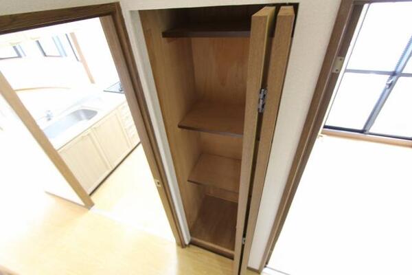廊下側の収納です。