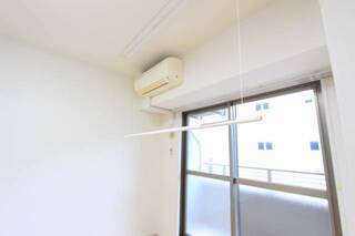 室内で洗濯物が干せます