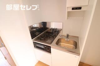 キッチンスペースにも収納があります