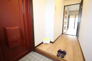 玄関あけてすぐ部屋　ではなく廊下なので嬉しいですね