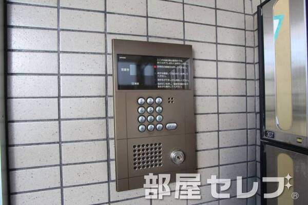 オートロックで安心。