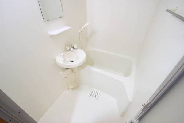 写真は他号室です