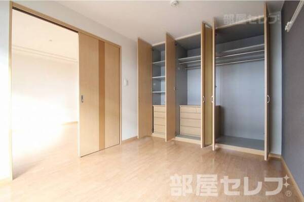 ※202号室の写真を流用しています。