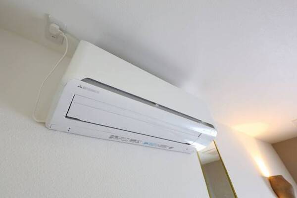 102号室の内装写真参照