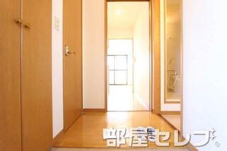 玄関から見た景色です。