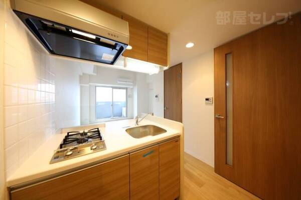 階数によって色味が違う可能性があります。