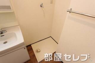 キレイな室内洗濯機置き場です。