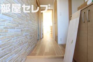 玄関からのワンショットです
