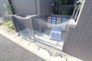 敷地内にゴミ置き場あります