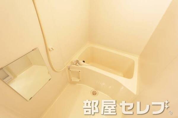 お風呂とトイレはセパレート。