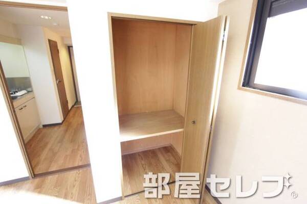 棚付きクローゼットです。