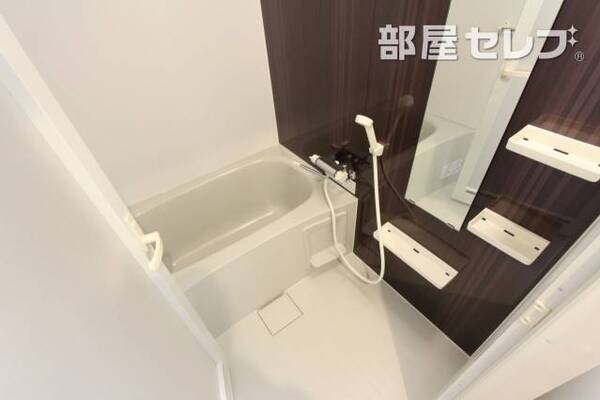 1001号室の写真になります。反転です。