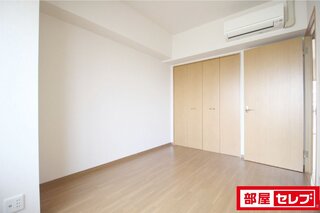 明るい居室がございます。