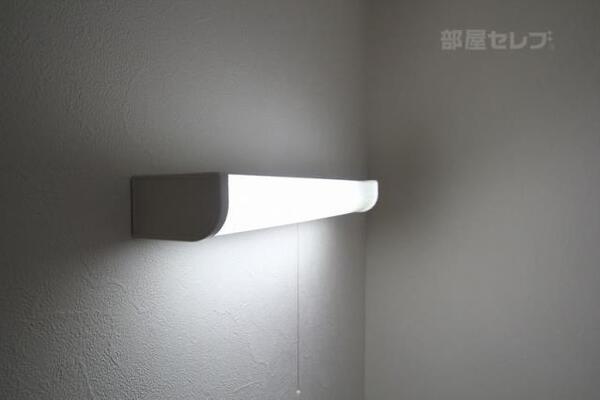 ロフトにしっかり照明がついてます。