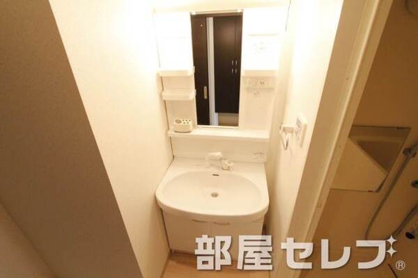 洗髪洗面化粧台いいですね。