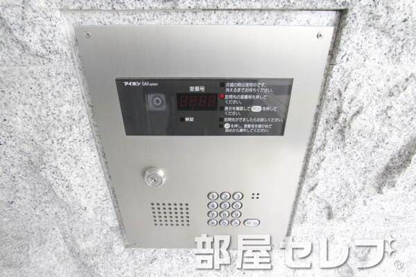 オートロックで安心。